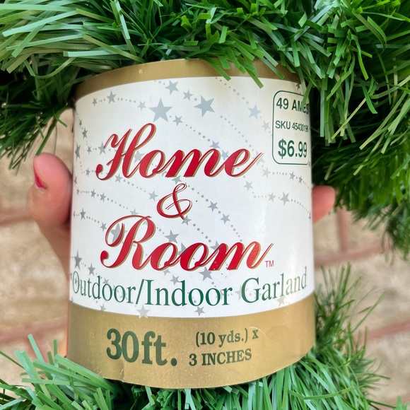 NWT outdoor/indoor garland 30 ft - Picture 3 of 6